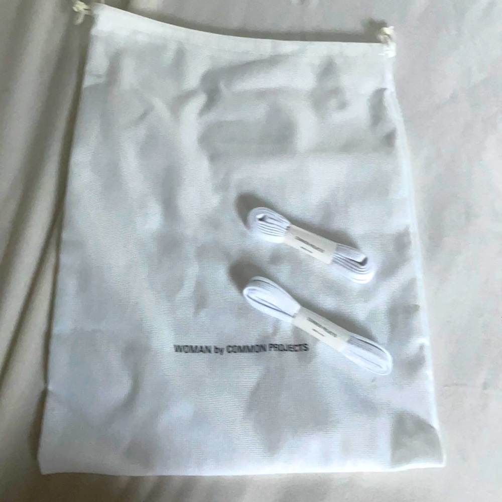 Common Project sneaker duster and 2 sets of laces